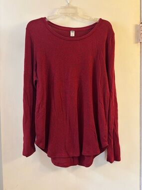 Women's Long-Sleeve Scoop Neck Top - Cranberry Red